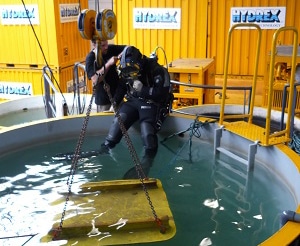 Underwater hull repair success in Las Palmas