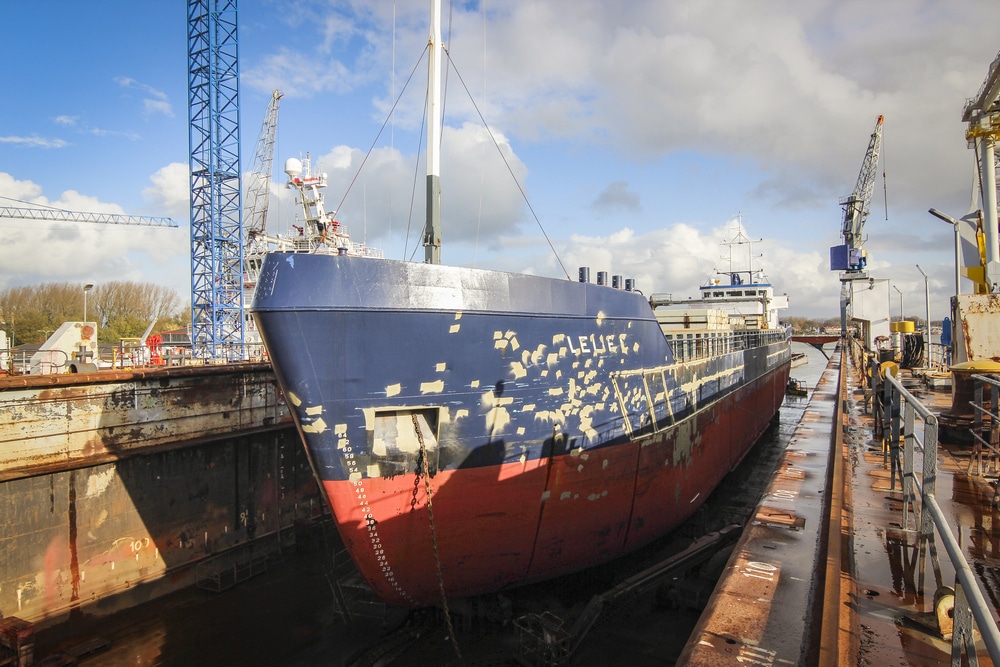 Cement Carrier Lelie C returns to Damen Shiprepair Oranjewerf for additional tank capacity