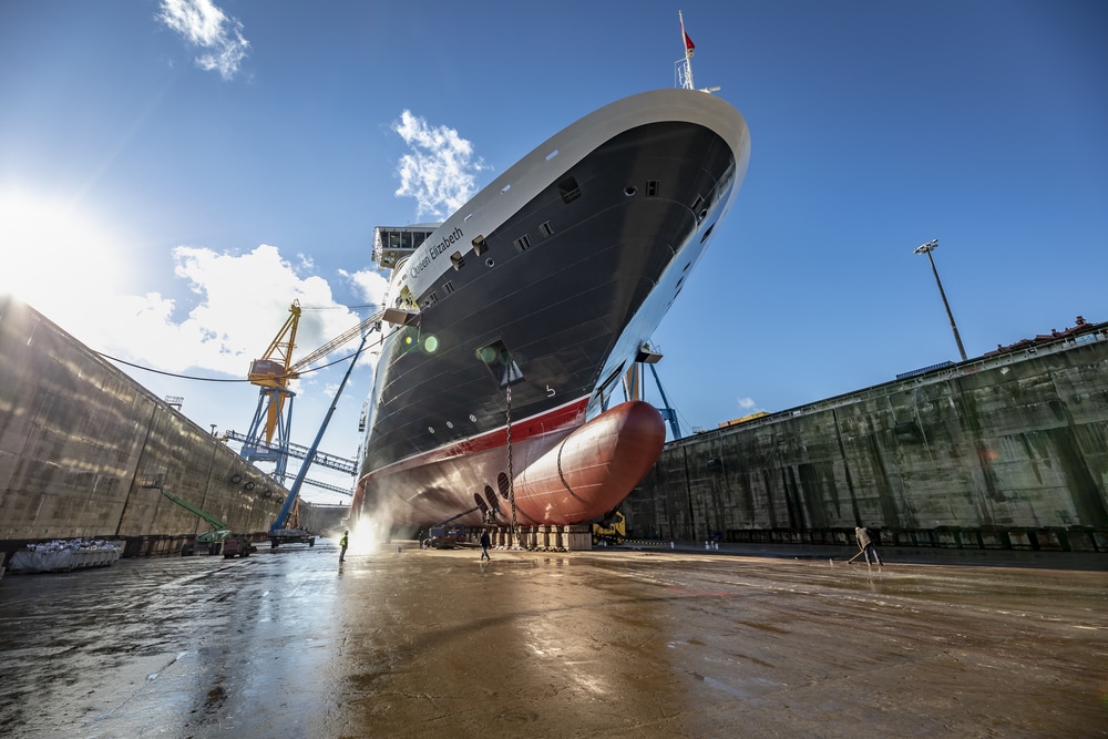 Damen Shiprepair Brest completes refit of Cunard’s Queen Elizabeth