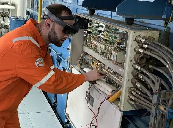 Servicing ships remotely via augmented reality glasses
